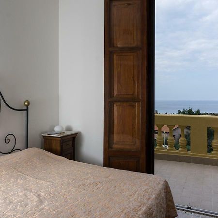 Villa Santa Lucia تْشيفالو المظهر الخارجي الصورة