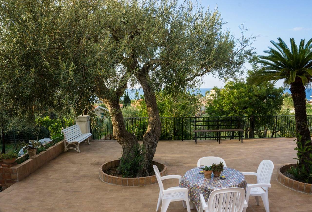 Villa Santa Lucia تْشيفالو المظهر الخارجي الصورة